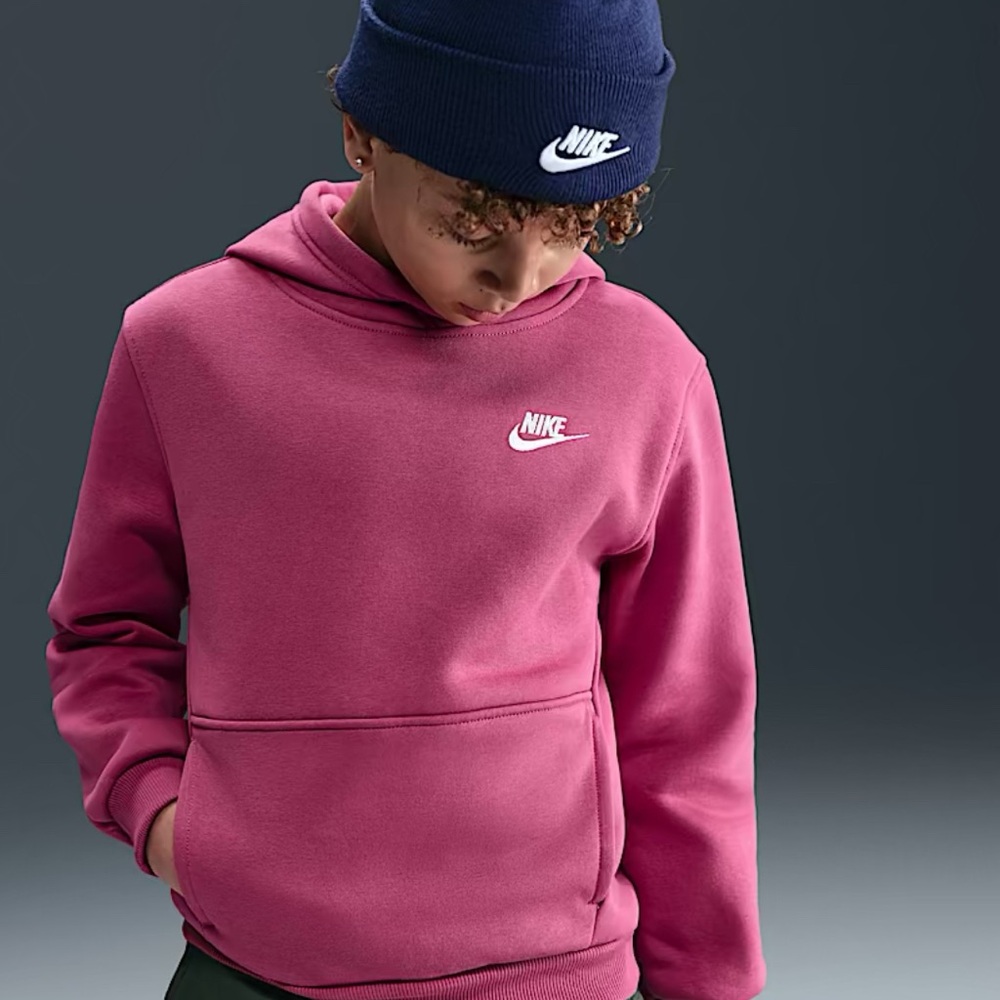 NEW!! Nike hoodie
Size Medium (kids) with original tags attached brand new.
